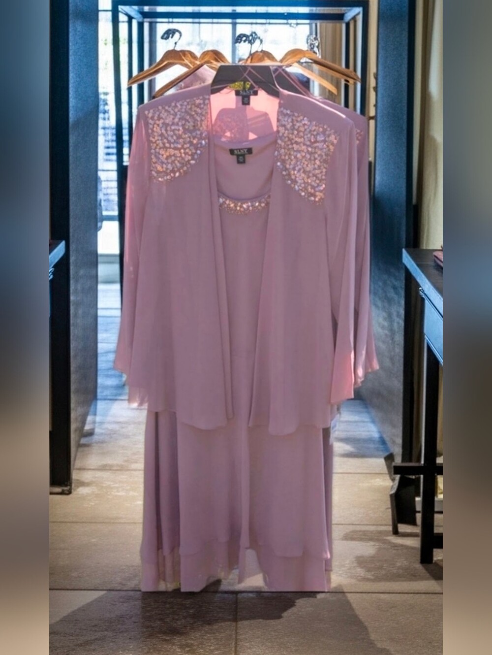 Need A Mother of the Bride Dress? Gorgeous SLNY. Sz 18W Cashmere color. 2 piece